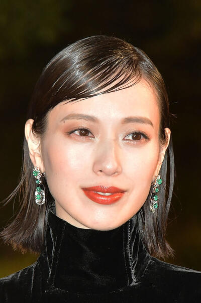 Qora yigit katta sik bilan sikishadi Sperma bilan qoplangan yapon ayollari (video)